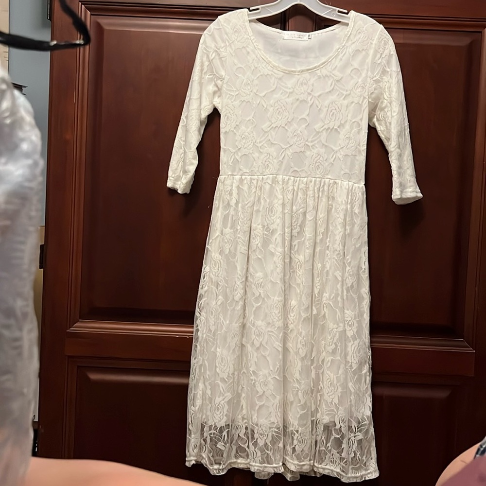 Women’s ivory lace dress
